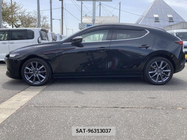 Mazda MAZDA3 2022-03 276427-6