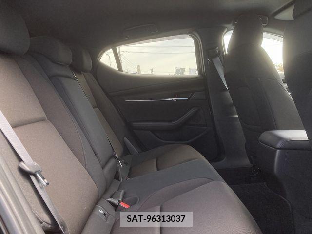 Mazda MAZDA3 2022-03 276427-9