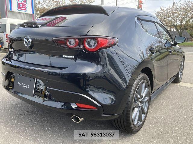 Mazda MAZDA3 2022-03 276427-2