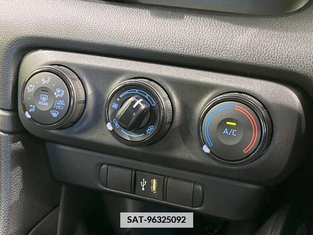Toyota YARIS 2023-03 371459-6