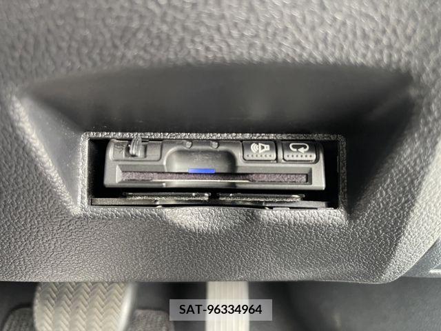 Toyota PRIUS 2019-06 377765-8