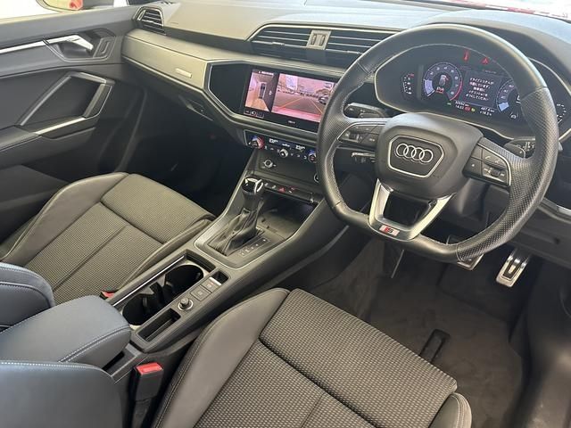 Audi Q3 2021-04 20949-7