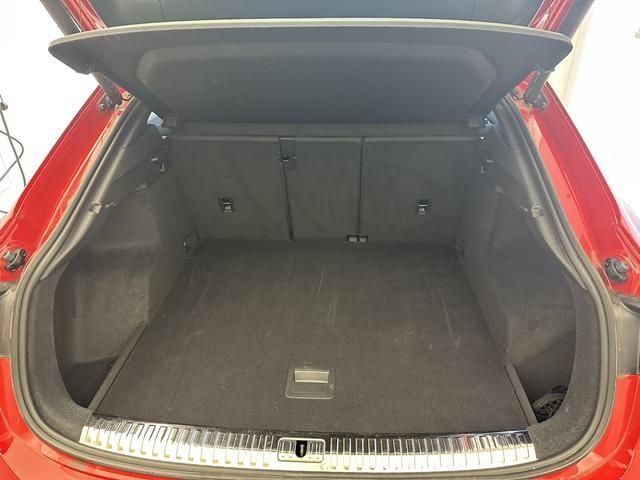 Audi Q3 2021-04 20949-14