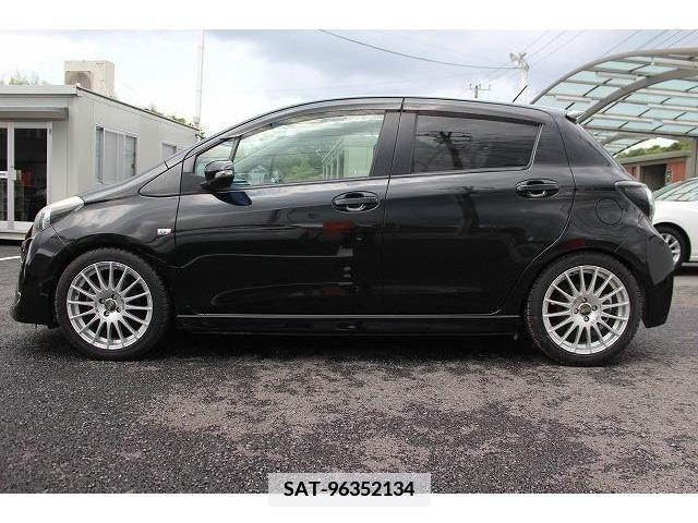 Toyota VITZ 2011-11 382824-8
