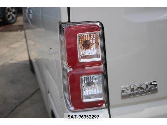 Toyota Pixis Mega 2019-04 310515-10
