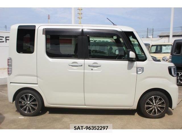 Toyota Pixis Mega 2019-04 310515-8