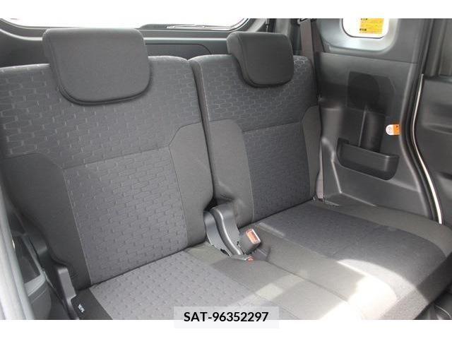 Toyota Pixis Mega 2019-04 310515-14