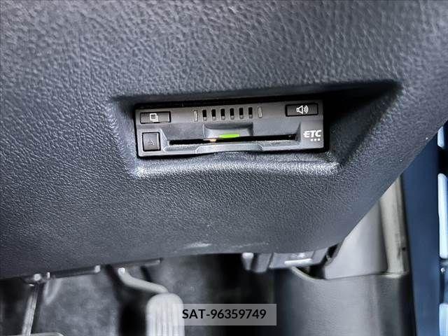 Toyota SIENTA 2021-11 325973-4