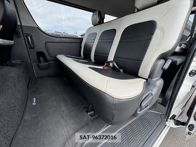Toyota REGIUSACE VAN 2013-03 324743-17