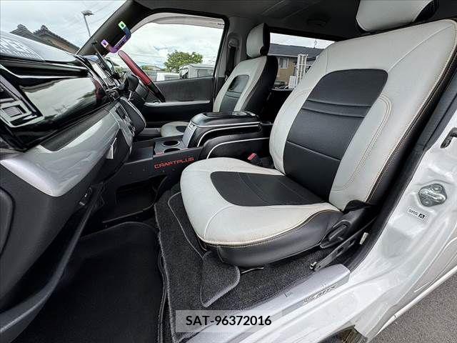 Toyota REGIUSACE VAN 2013-03 324743-15