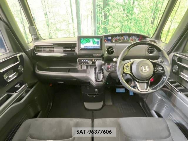 Honda N BOX CUSTOM 2022-07 364852-1