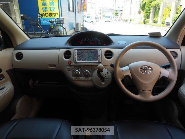 Toyota SIENTA 2013-10 313762-1