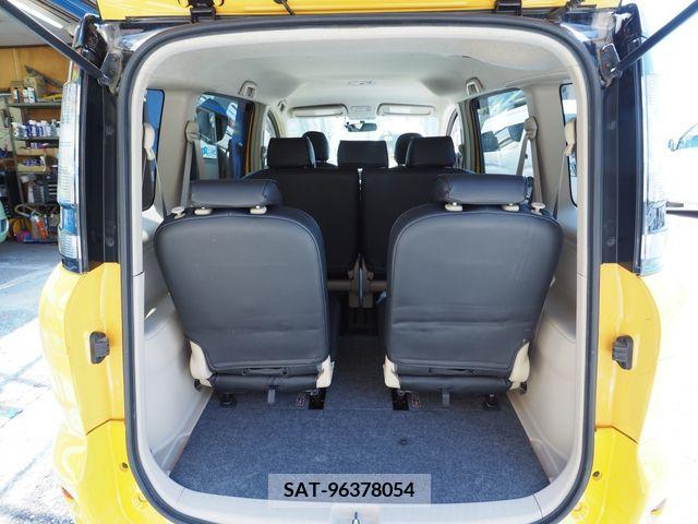 Toyota SIENTA 2013-10 313762-12
