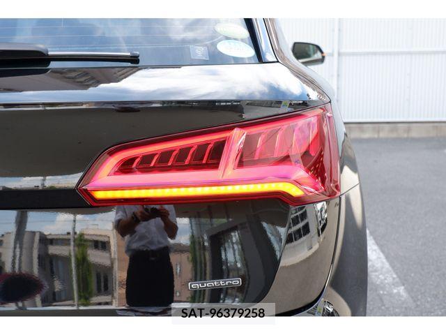 Audi Q5 2021-04 371741-28