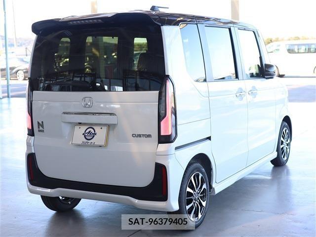 Honda N BOX CUSTOM 2023-11 207078-3