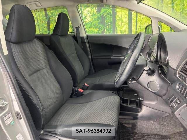 Toyota RACTIS 2011-03 253002-8