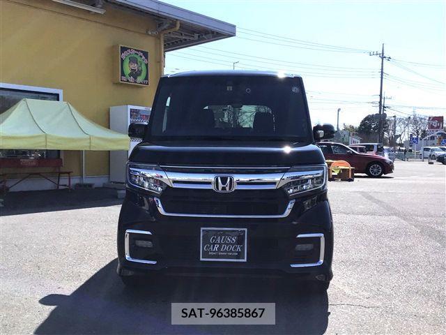Honda N BOX 2021-08 211010-2