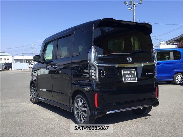 Honda N BOX 2021-08 211010-6