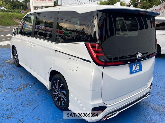 Toyota NOAH 2023-09 343898-4