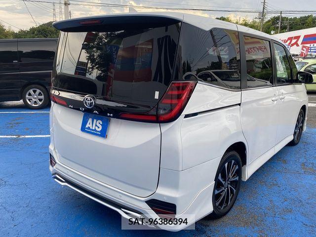 Toyota NOAH 2023-09 343898-3