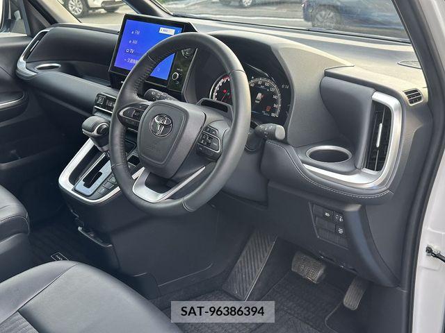 Toyota NOAH 2023-09 343898-8