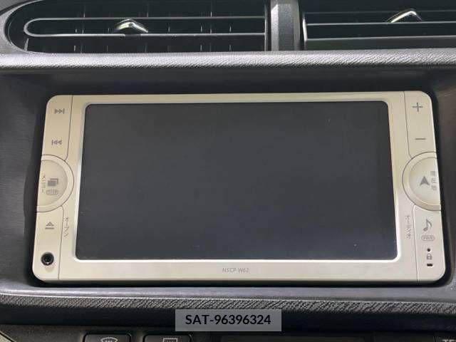 Toyota AQUA 2013-02 292258-2