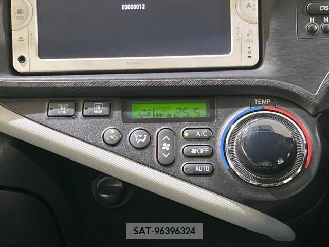 Toyota AQUA 2013-02 292258-4