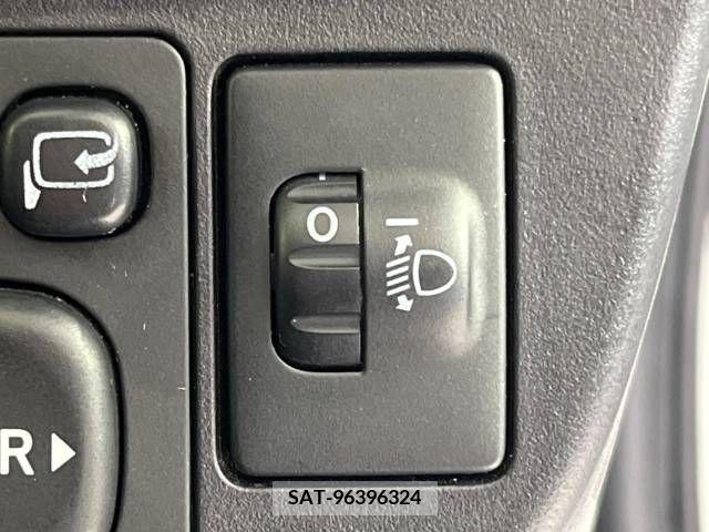 Toyota AQUA 2013-02 292258-7