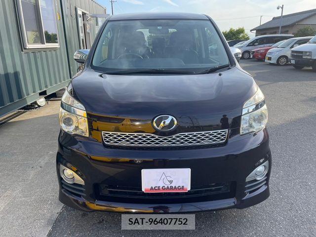 Toyota VOXY 2013-09 288999-1