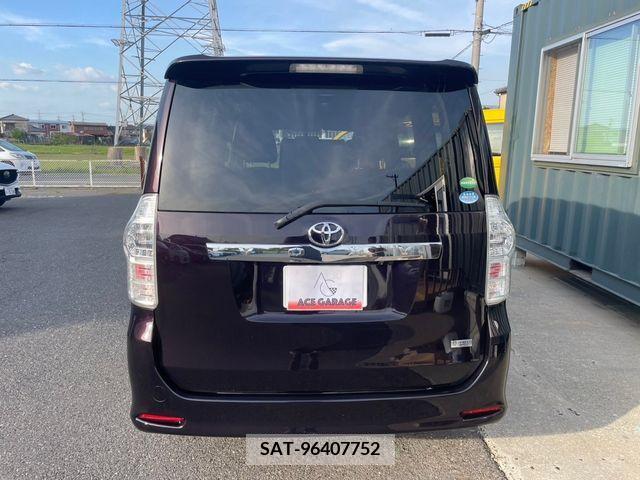 Toyota VOXY 2013-09 288999-4