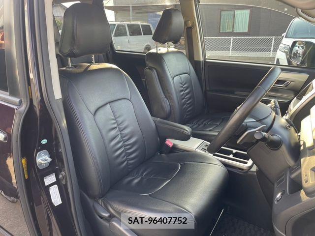Toyota VOXY 2013-09 288999-6