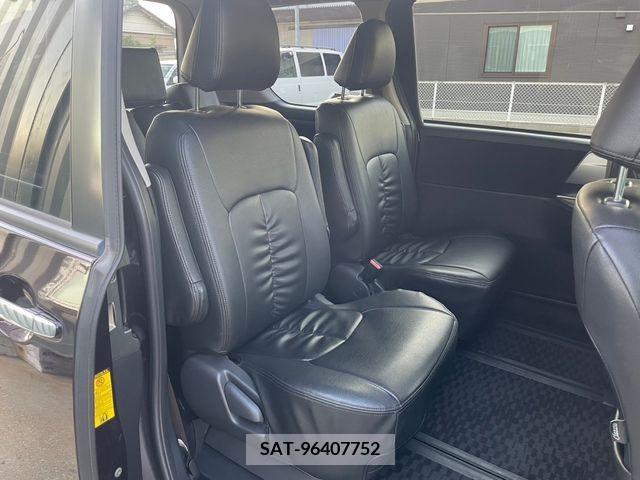 Toyota VOXY 2013-09 288999-7