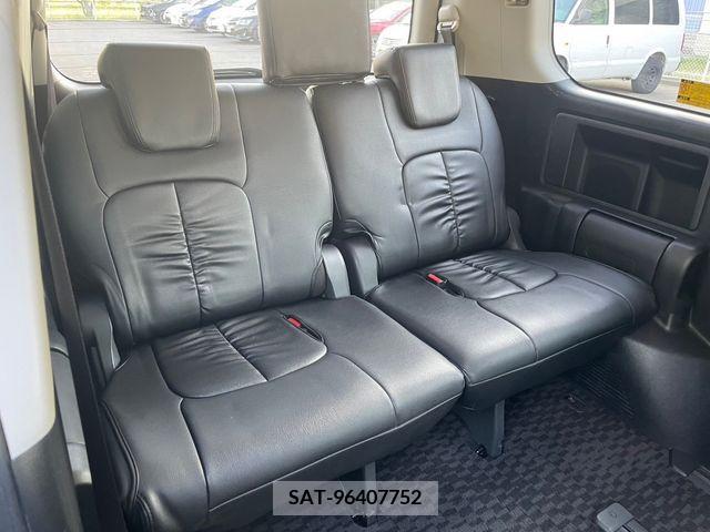 Toyota VOXY 2013-09 288999-8