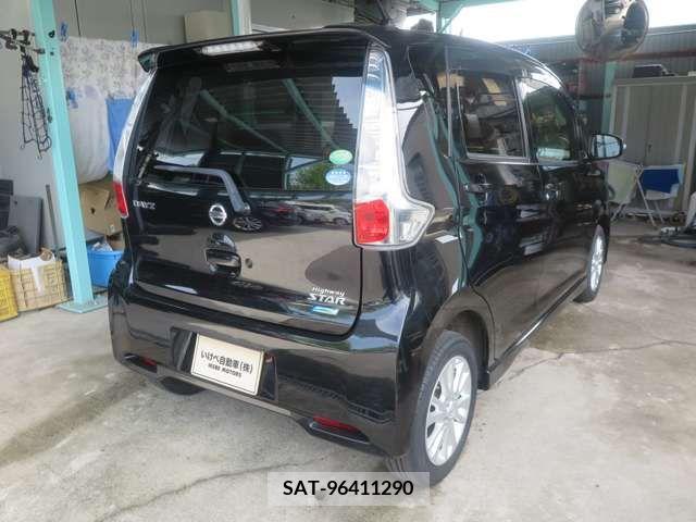 Nissan DAYZ 2013-11 266707-3