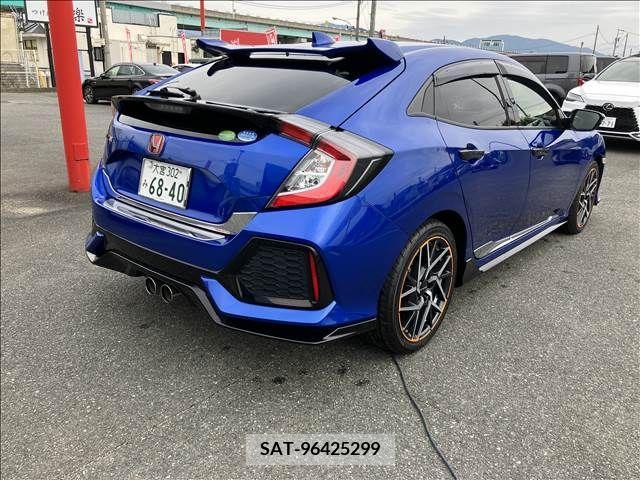 Honda CIVIC 2018-04 215897-13