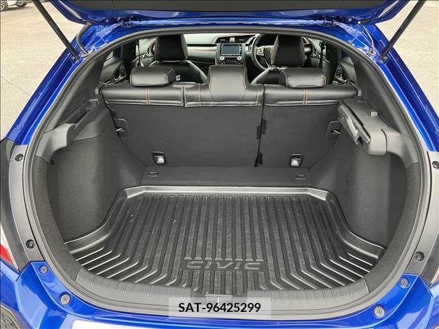 Honda CIVIC 2018-04 215897-14
