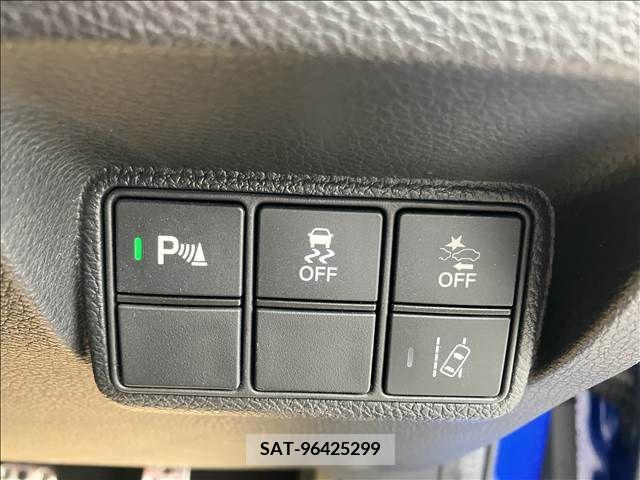 Honda CIVIC 2018-04 215897-11