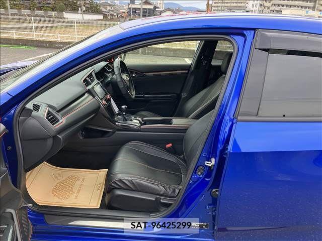 Honda CIVIC 2018-04 215897-4