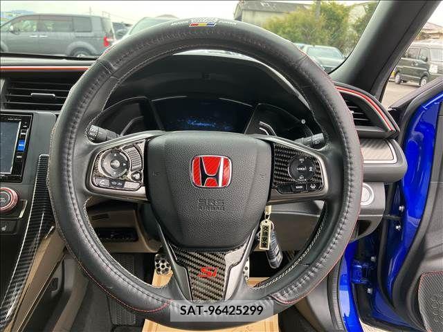 Honda CIVIC 2018-04 215897-1