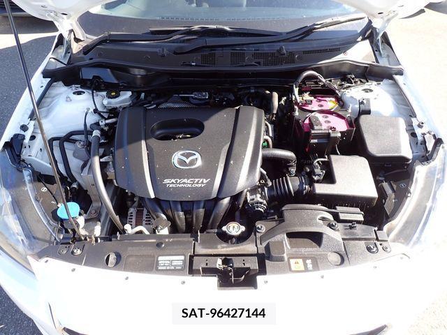 Mazda DEMIO 2017-11 371962-18