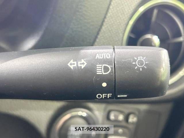 Toyota VITZ 2016-08 327979-5