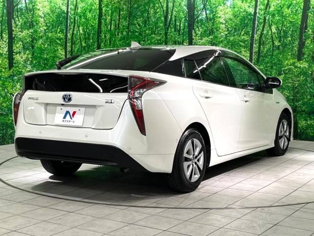Toyota PRIUS 2016-10 19766-17