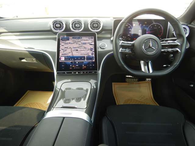 Mercedes Benz C-CLASS 2022-08 17041-1