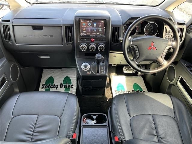 Mitsubishi DELICA D5 2012-08 11572-13