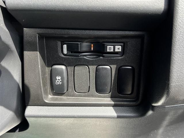Mitsubishi DELICA D5 2012-08 11572-15