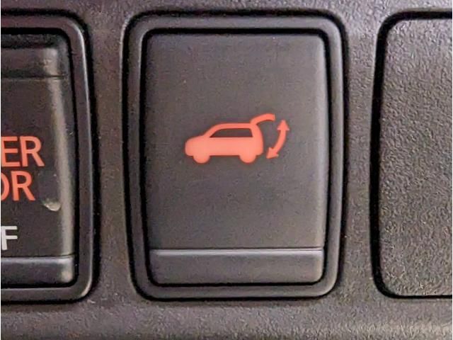 Nissan X-TRAIL 2018-03 28622-4