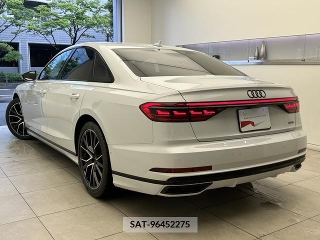 Audi A8 2021-08 378812-5
