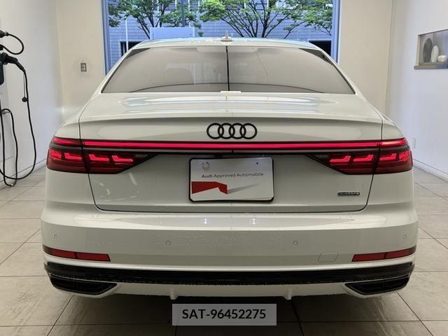 Audi A8 2021-08 378812-3