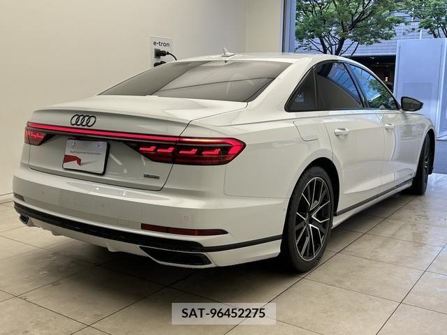 Audi A8 2021-08 378812-1