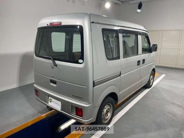 Suzuki EVERY 2010-04 268988-7